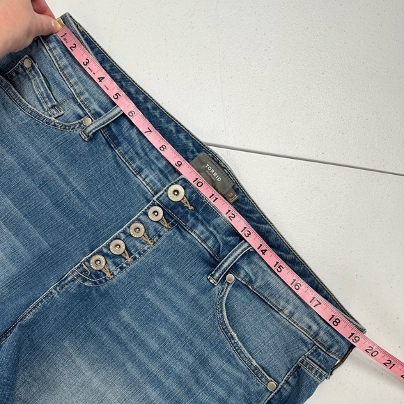 Torrid 3.5 Inch Vintage Stretch Mid-Rise Short - Picture 4 of 13